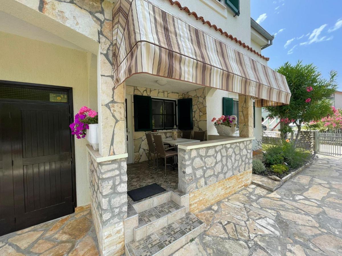 Apartman Veronika Vrsi Exterior foto