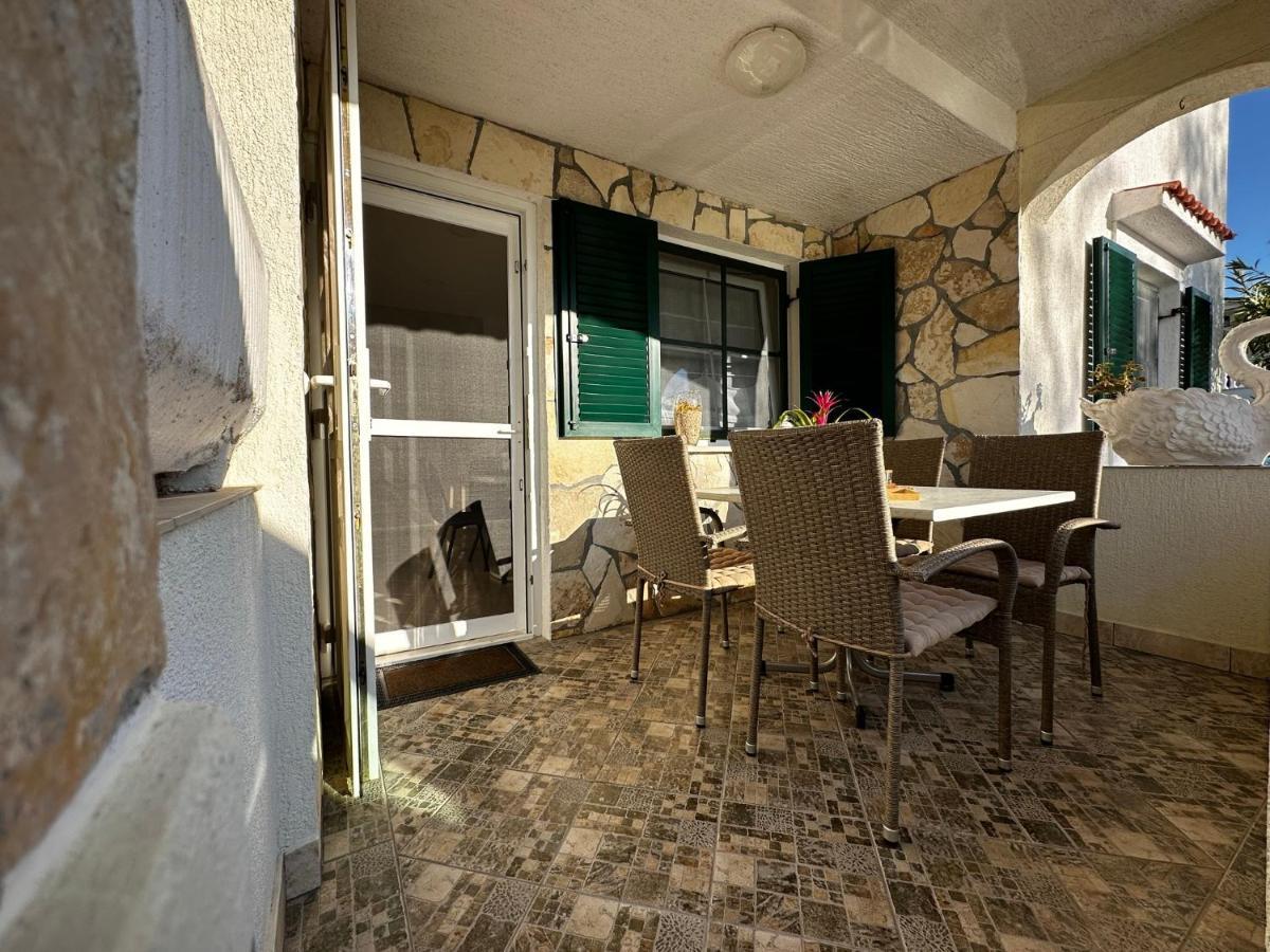 Apartman Veronika Vrsi Exterior foto