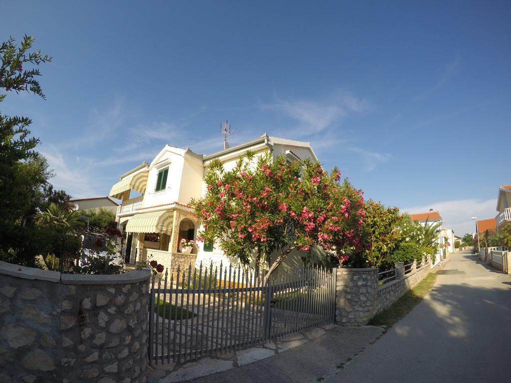 Apartman Veronika Vrsi Exterior foto