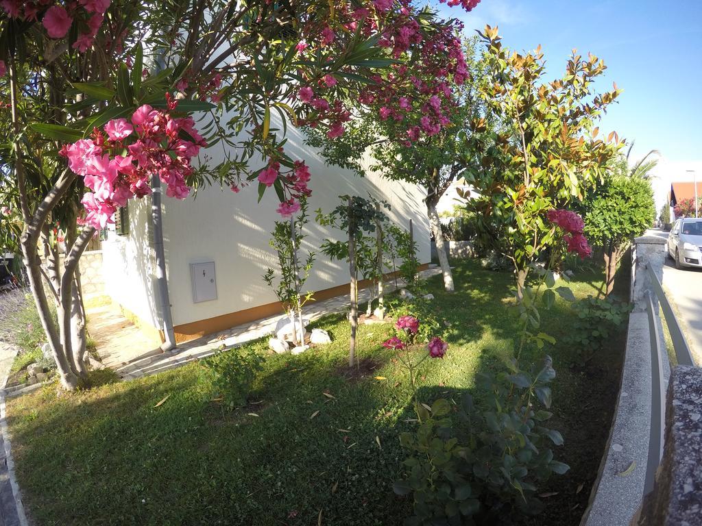 Apartman Veronika Vrsi Exterior foto