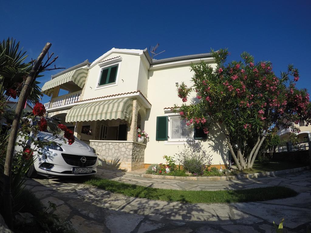 Apartman Veronika Vrsi Exterior foto